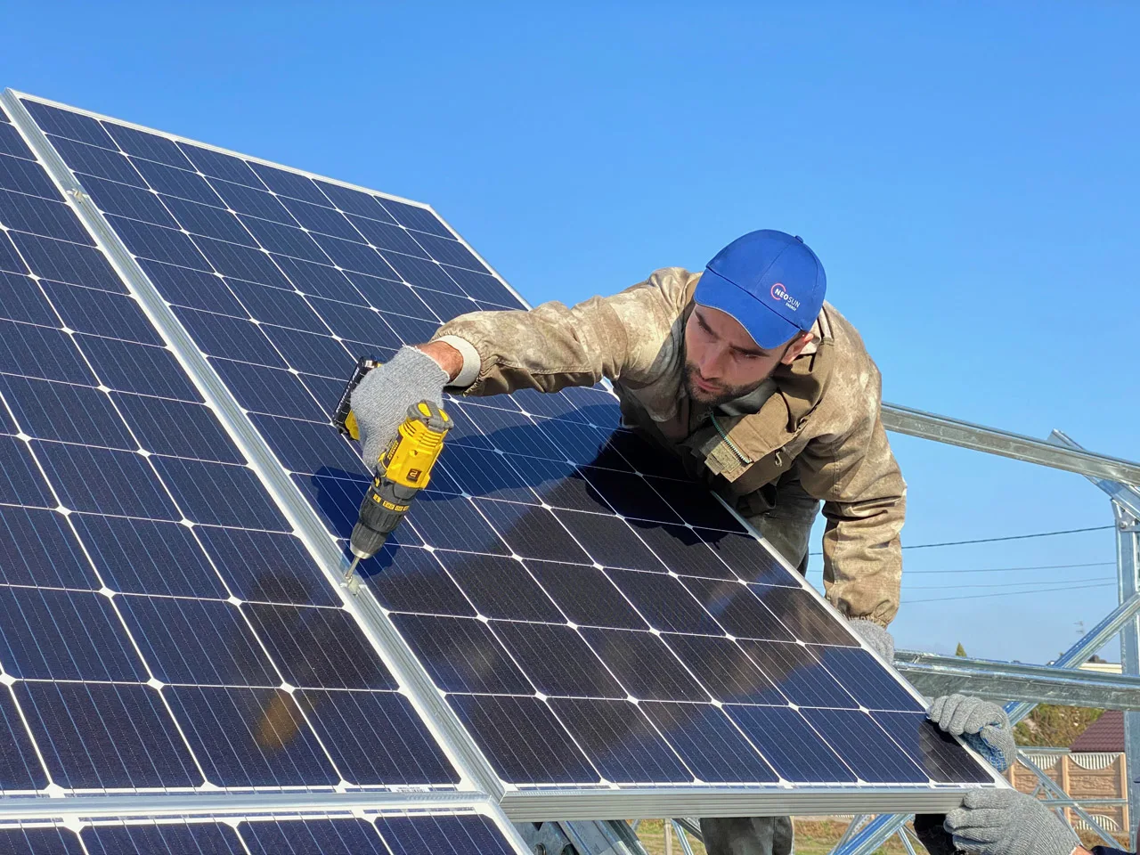 Complete Solar Solutions: Design, Installation, Grid Connection for Any Property